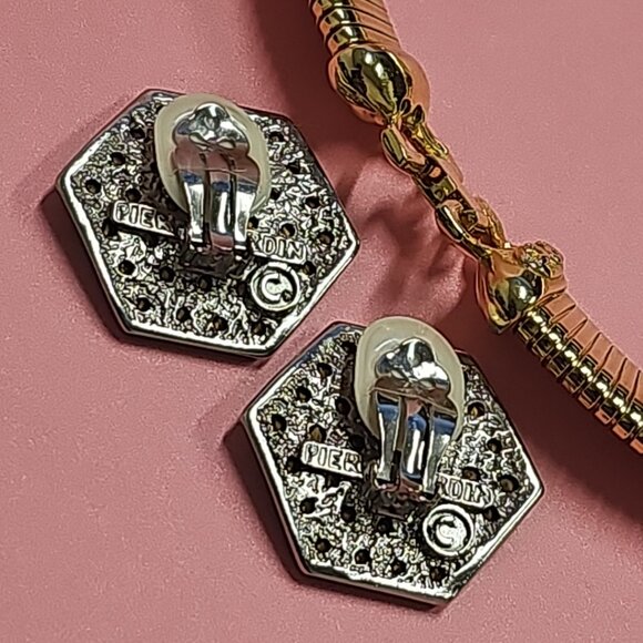 PIERRE CARDIN Rhinestones Choker Gold-Tone Necklace Hexagon Pendant & Earrings - Picture 5 of 10